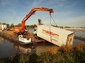 LKW faehrt in den Rhein Langel Hitdorf Faehre P206